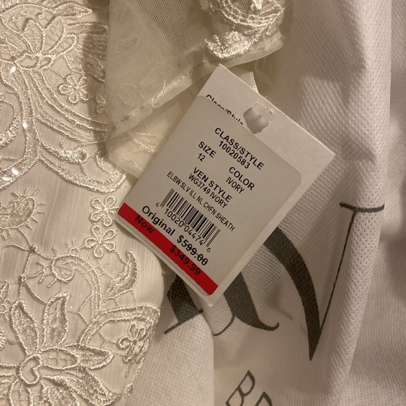 David’s Bridal ivory wedding dress with illusion lace sleeves NWT size 12 - Picture 4 of 8